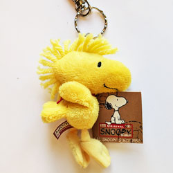 Peanuts Snoopy Woodstock Keyring. Coming in bright yellow fur with the classic mohican hairstyle, dangly legs and a stitched smile and eyes..Woodstock comes with a Snoopy gift card to write a 'to and from' message..The shinny silver clasp is for